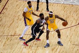 文班:波波一直在指导我 还没和邓肯他们深聊过