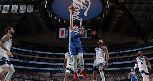 班凯罗25+5+6率队晋级 魔术大胜黄蜂挺进季后赛